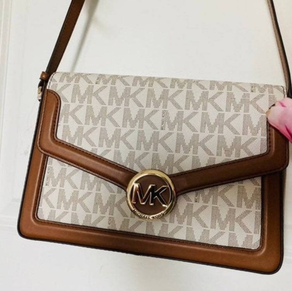 Michael Kors: Jessie Medium MK Crossbody Shoulder Handbag.